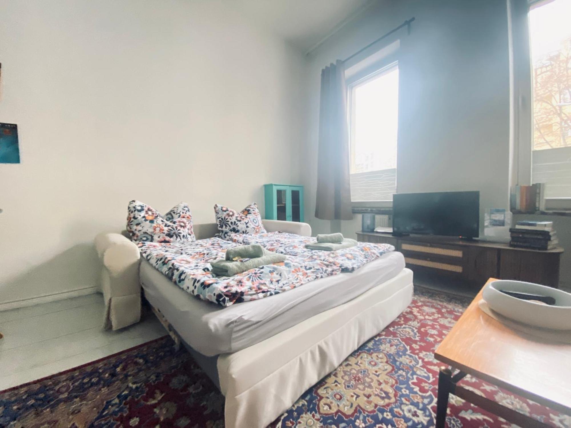 Gemuetliche 2-zimmer Mit Kleinen Bad * Berlijn