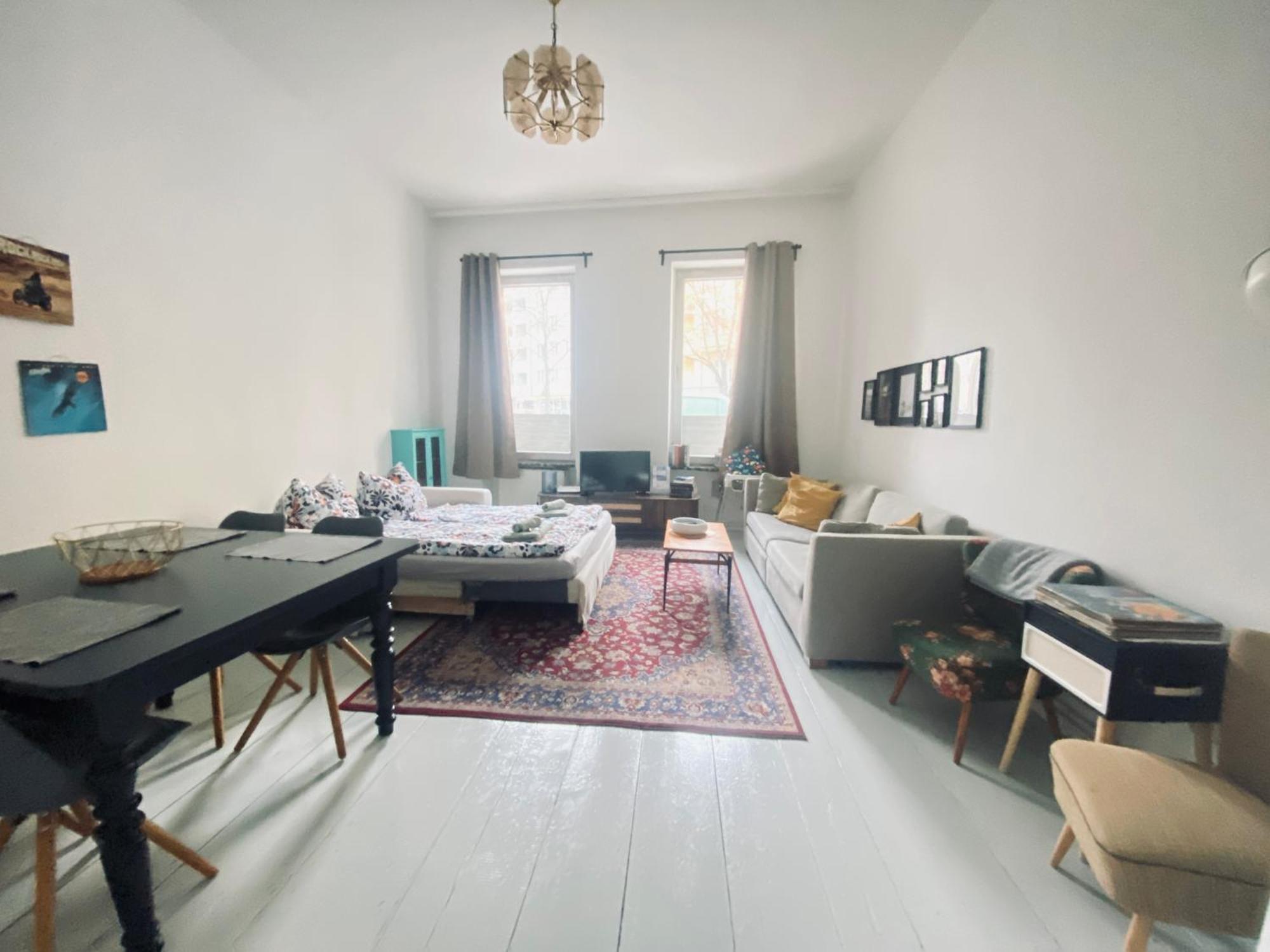 Gemuetliche 2-zimmer Mit Kleinen Bad * Berlijn